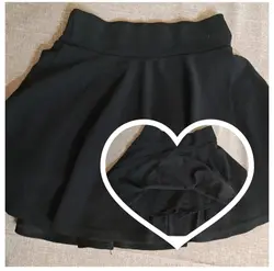 Pollera con short negra