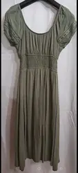 Vestido de lino gris verdoso