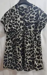 Vestido camisero con manchas negras